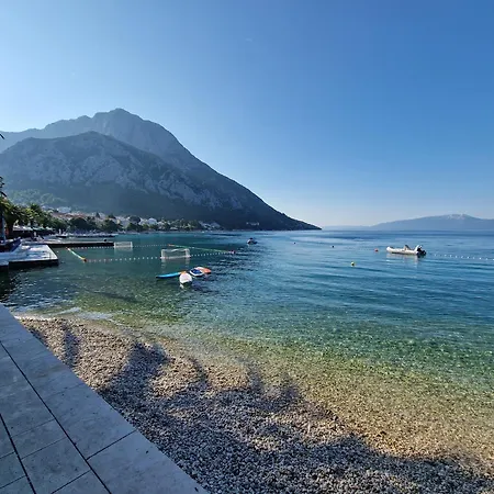 Lora Ex Palma * Gradac (Split-Dalmatia)