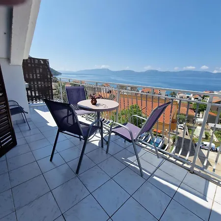 Lora Ex Palma Apartment Gradac (Split-Dalmatia)