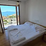 Lora Ex Palma