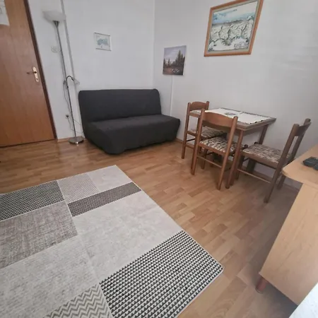 Lora Ex Palma شقة غراداك