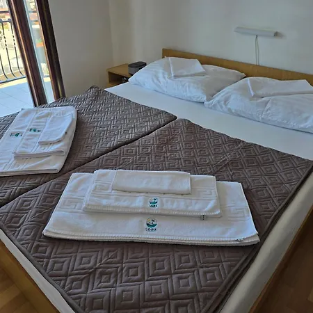 Lora Ex Palma Apartman *