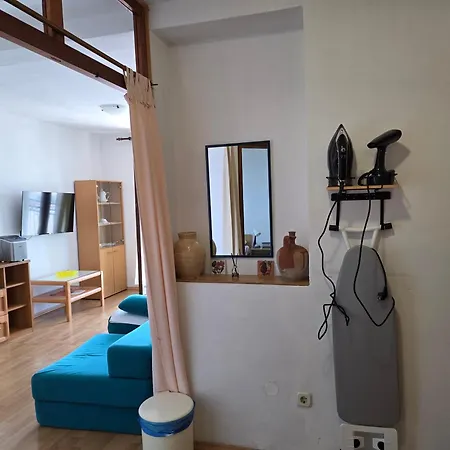 Lora Ex Palma * Gradac (Split-Dalmatia)
