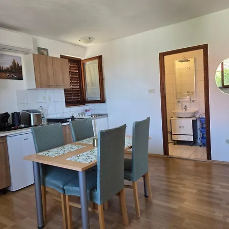 Lora Ex Palma Apartman *