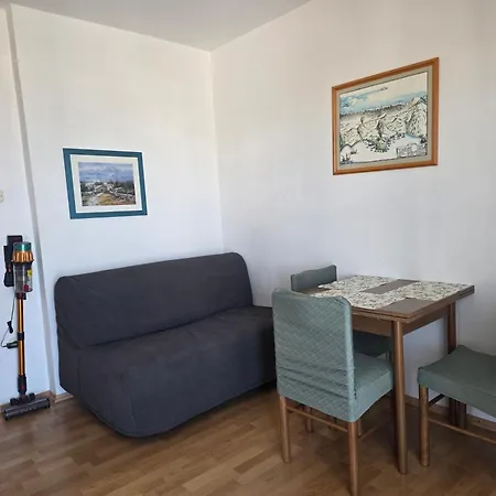 Lora Ex Palma Gradac