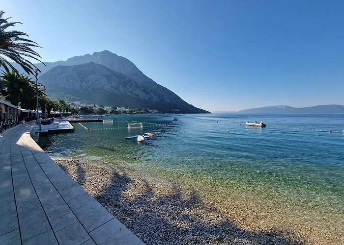 Lora Ex Palma * Gradac (Split-Dalmatia)