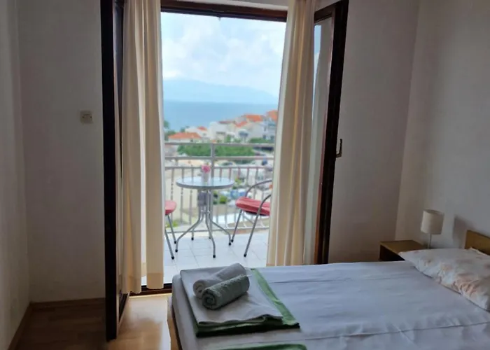 Lora Ex Palma * Gradac (Split-Dalmatia)