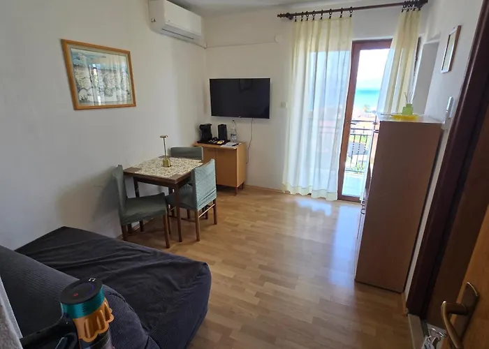 Lora Ex Palma Gradac (Split-Dalmatia)